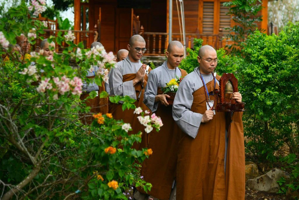 TU TẬP SÁU GIÁC QUAN - HÀNH TRÌNH CHUYỂN HÓA TÂM THỨC