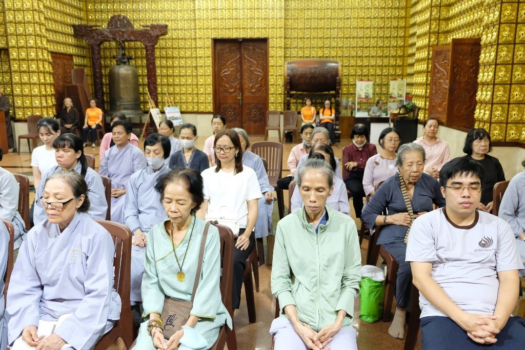 ÔM ẤP ĐỨA TRẺ BÊN TRONG BẰNG TÂM TỪ – HÀNH TRÌNH CHỮA LÀNH TỪ SỰ HIỂU THƯƠNG