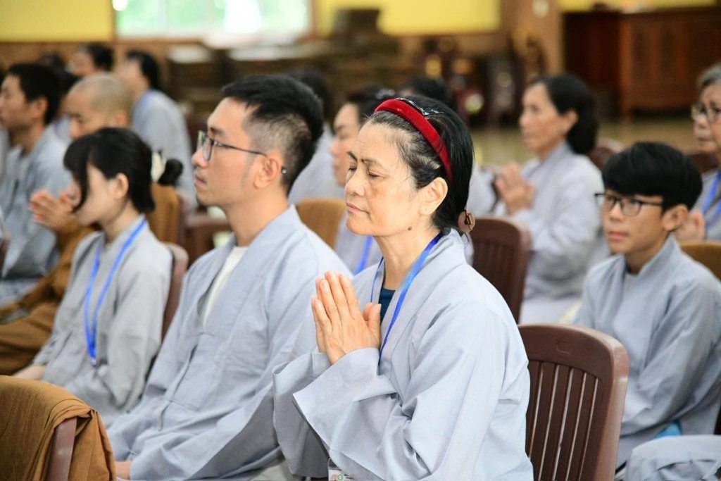 KHAI MẠC KHÓA TU “PHƯƠNG TRỜI THONG DONG” LẦN 10: GIEO DUYÊN XUẤT GIA, CÙNG TĂNG ĐOÀN AN CƯ TU HỌC
