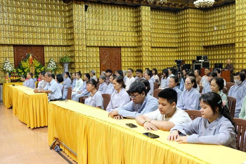 ÔM ẤP ĐỨA TRẺ BÊN TRONG BẰNG TÂM TỪ – HÀNH TRÌNH CHỮA LÀNH TỪ SỰ HIỂU THƯƠNG