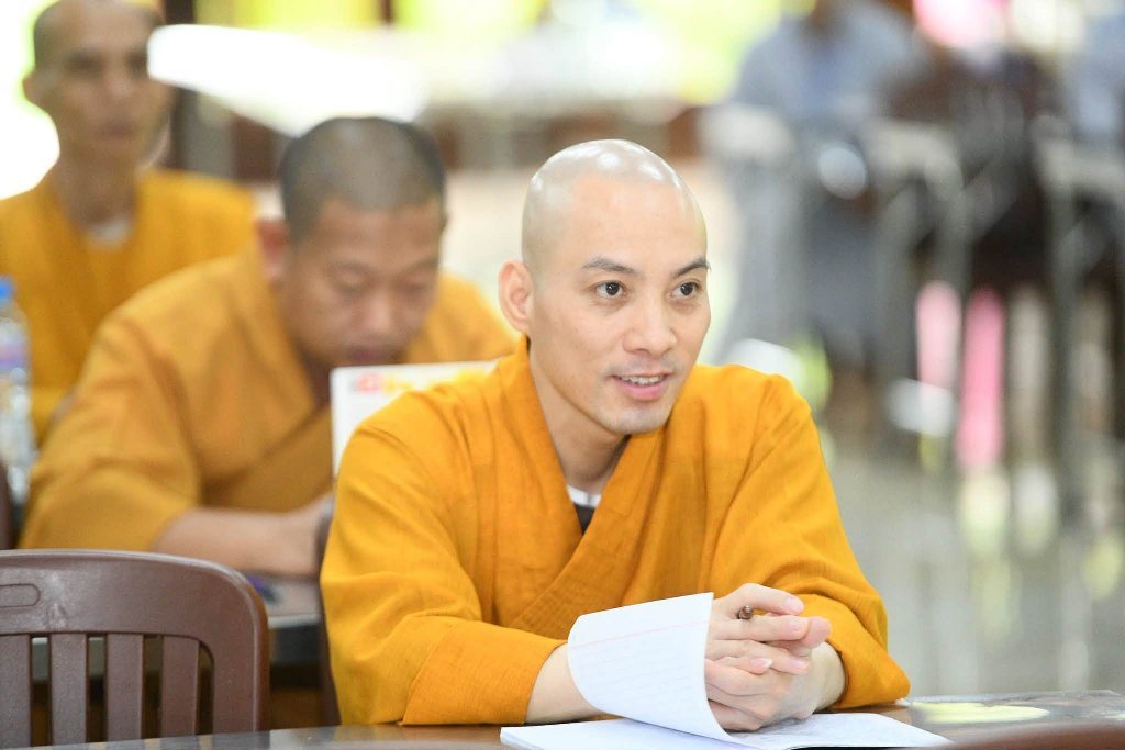 “CON RẮN” VÀ “CHIẾC BÈ” – BÀI HỌC SÂU SẮC VỀ CÁCH HỌC VÀ HÀNH CHÁNH PHÁP
