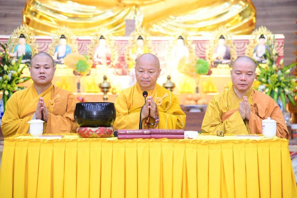 KHAI MẠC KHÓA TU “PHƯƠNG TRỜI THONG DONG” LẦN 10: GIEO DUYÊN XUẤT GIA, CÙNG TĂNG ĐOÀN AN CƯ TU HỌC