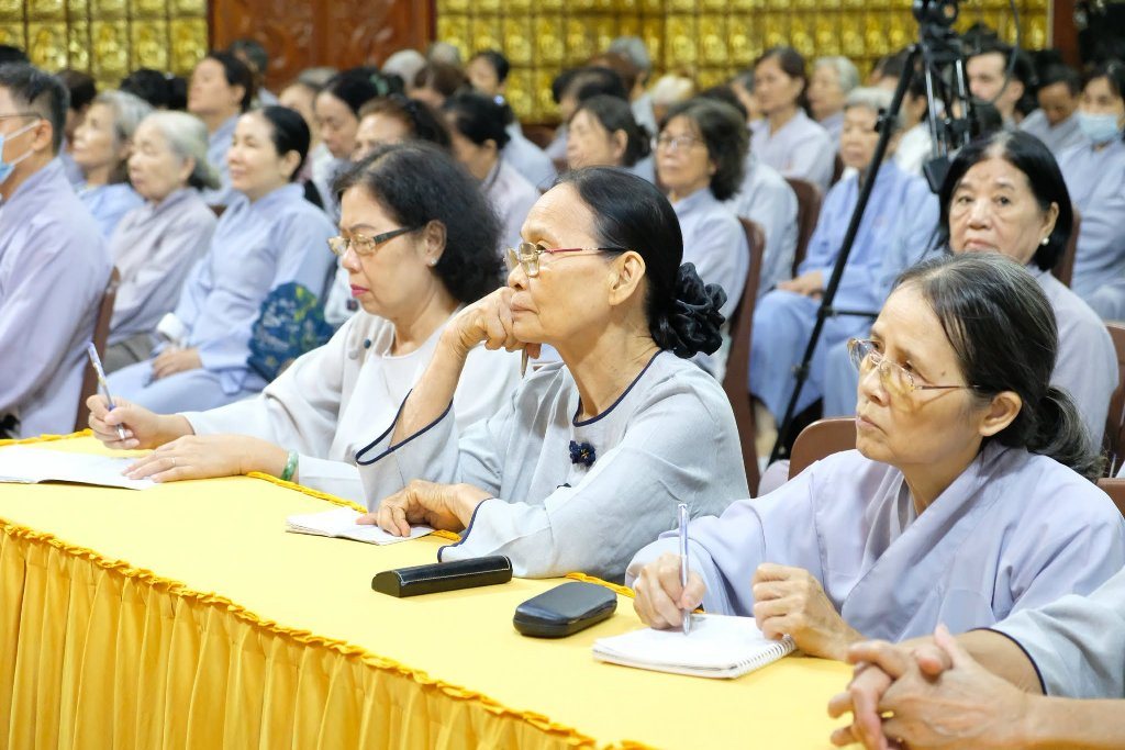 PHỤNG SỰ NHÂN SINH – BIẾN LÒNG TỪ BI THÀNH HÀNH ĐỘNG NHÂN ĐẠO