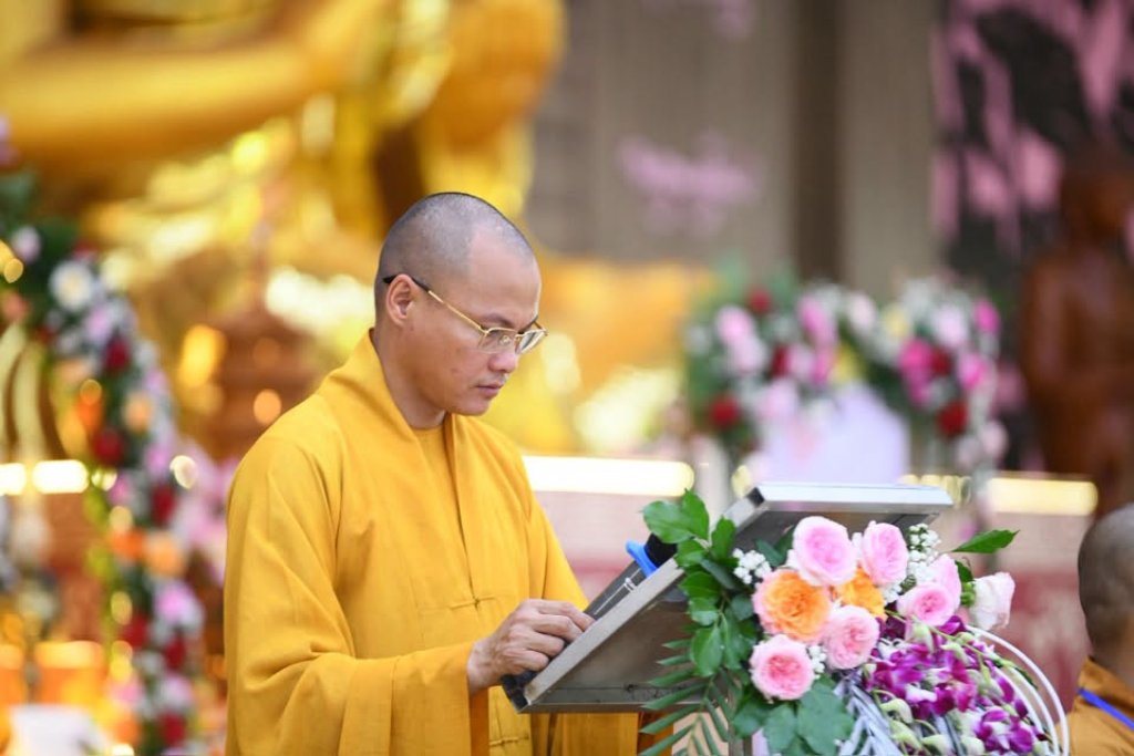 Đạo tràng Đạo Phật Ngày Nay và Phật tử gần xa dâng cúng pháp y, tứ sự đến hành giả an cư tại chùa Giác Ngộ – Đất Đỏ
