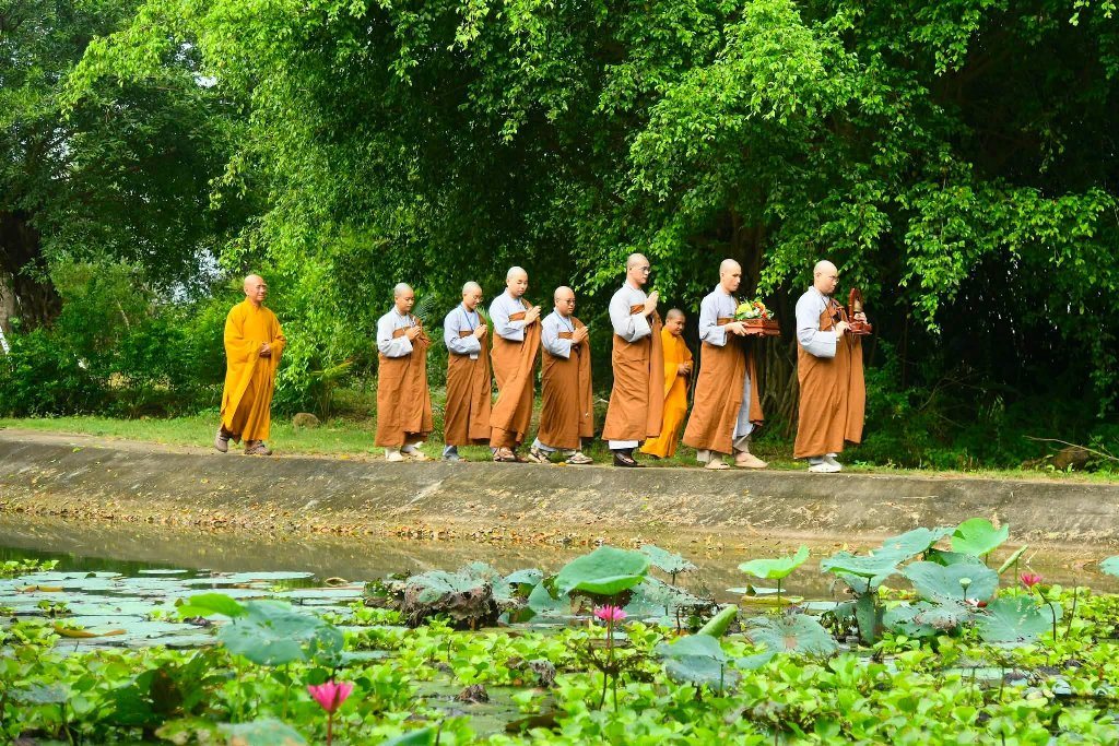 TU TẬP SÁU GIÁC QUAN - HÀNH TRÌNH CHUYỂN HÓA TÂM THỨC