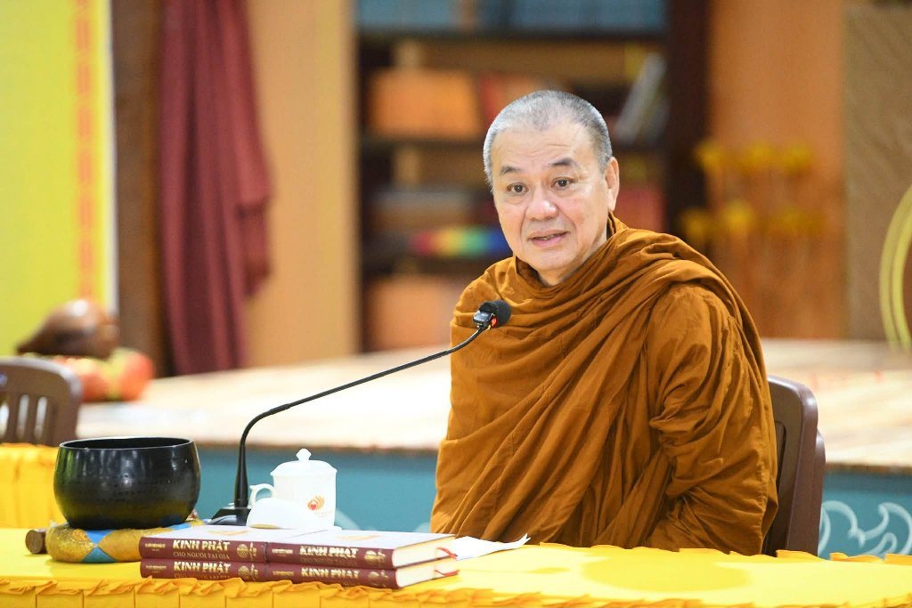 “CON RẮN” VÀ “CHIẾC BÈ” – BÀI HỌC SÂU SẮC VỀ CÁCH HỌC VÀ HÀNH CHÁNH PHÁP