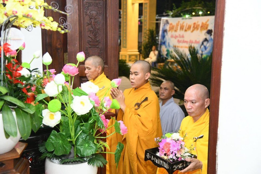 VU LAN – HỌC CÁCH BÁO HIẾU ĐỂ ĐỀN ĐÁP ÂN SINH THÀNH