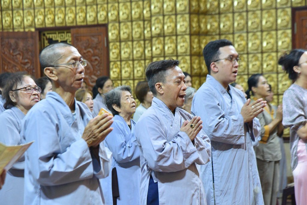 HÀNG TRĂM PHẬT TỬ THAM DỰ LỄ SÁM HỐI TRANG NGHIÊM MÙA VU LAN 2026