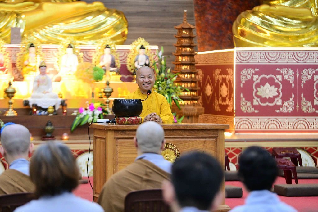 GỠ RỐI BĂN KHOĂN - MỞ RA GÓC NHÌN MỚI VỚI BUỔI VẤN ĐÁP CÙNG TT. THÍCH NHẬT TỪ