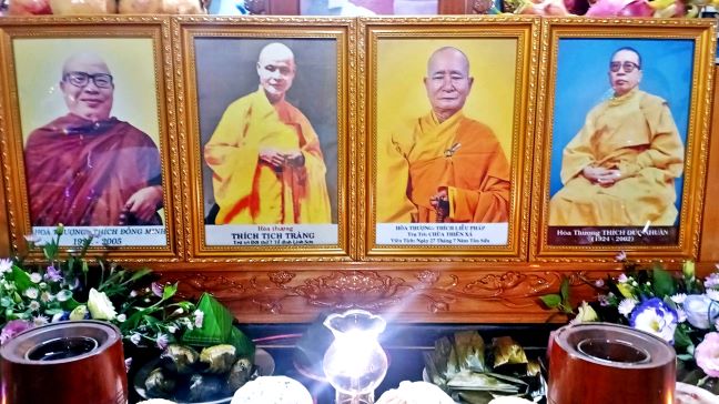Cúng Dường Tam Bảo