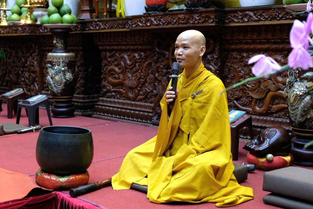 KHÓA TU NGÀY AN LẠC TẠI CHÙA GIÁC NGỘ VỚI SỰ THAM DỰ CỦA GS. TS. NGUYỄN HÙNG HẬU