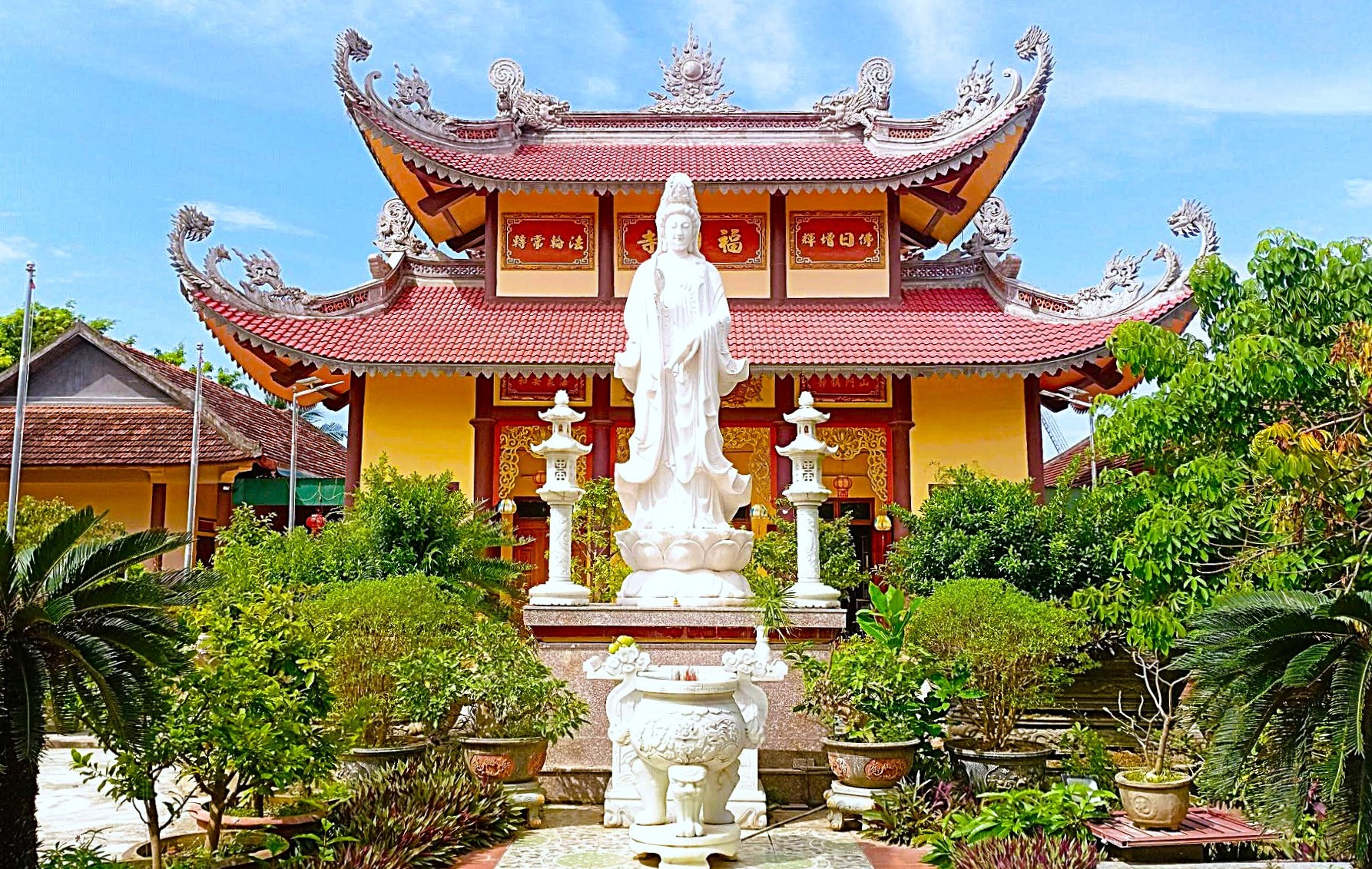 Tản Mạn Về Các Chùa Mang Tên Phước Điền và "Cà-Sa Ruộng Phước"