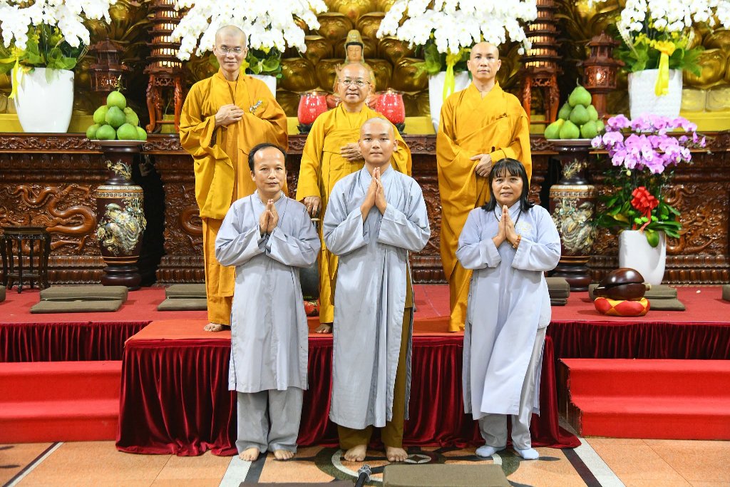 CHÙA GIÁC NGỘ TRANG NGHIÊM TỔ CHỨC LỄ THẾ PHÁT XUẤT GIA CHO 2 THIỆN NAM