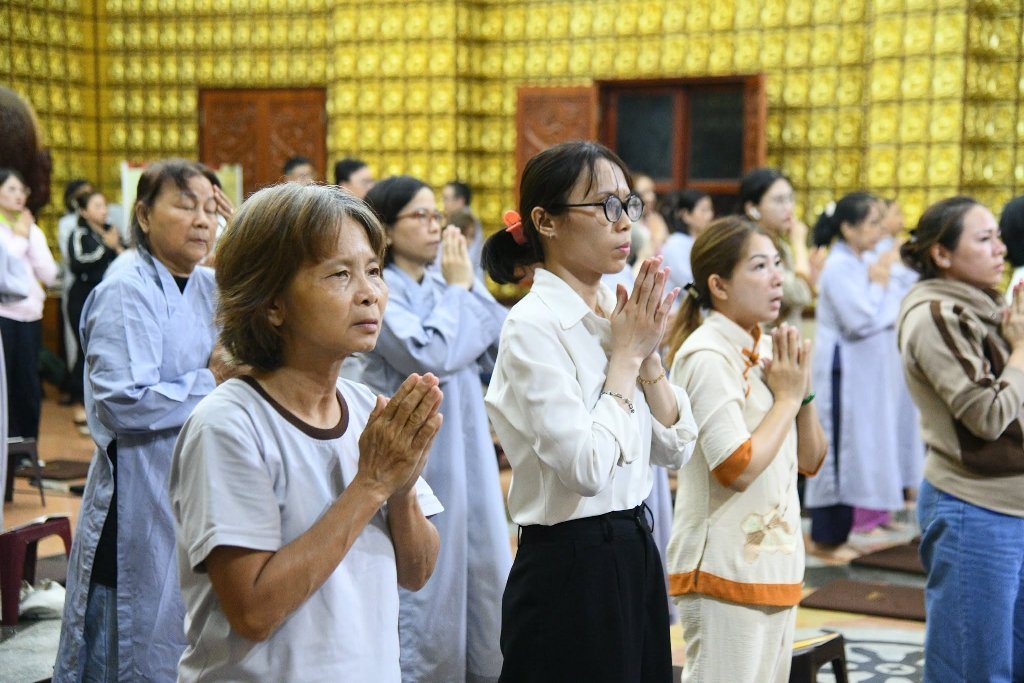CHÙA GIÁC NGỘ TRANG NGHIÊM TỔ CHỨC LỄ SÁM HỐI TỐI 14/9 BÍNH NGỌ