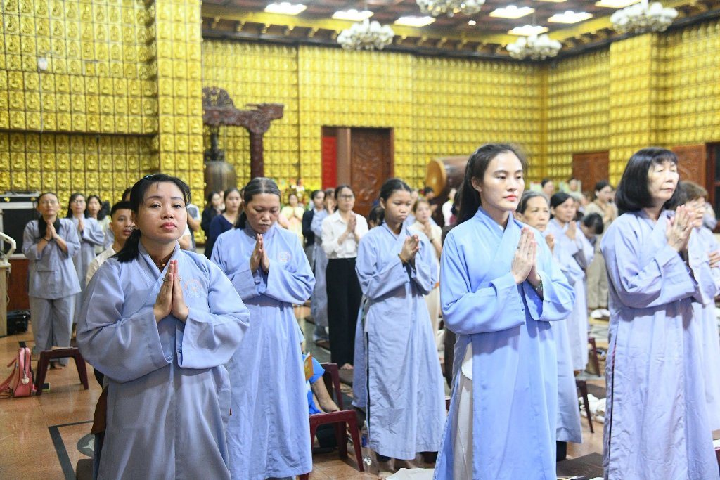 CHÙA GIÁC NGỘ TRANG NGHIÊM TỔ CHỨC LỄ SÁM HỐI TỐI 14/9 BÍNH NGỌ