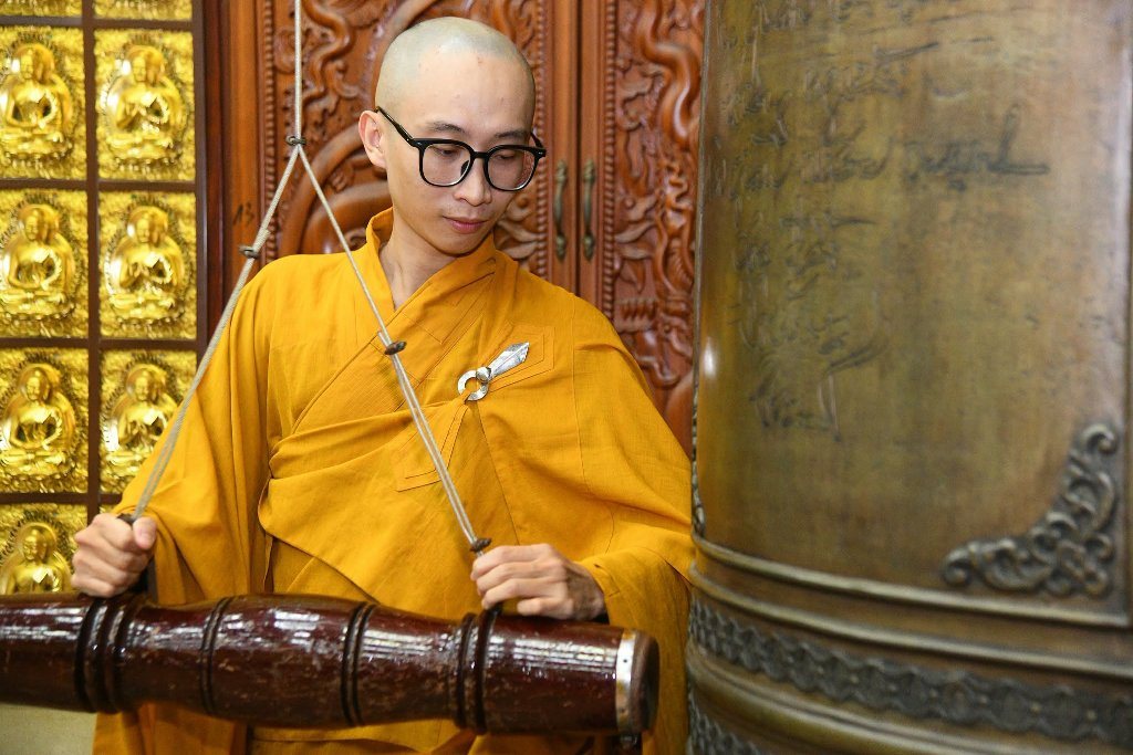 HƠN 200 PHẬT TỬ THAM DỰ LỄ SÁM HỐI TẠI CHÙA GIÁC NGỘ: LỜI NHẮC NHỞ VỀ SỨC KHỎE TINH THẦN TỪ THẦY NHẬT TỪ