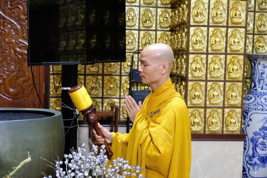 KHÓA TU NGÀY AN LẠC TẠI CHÙA GIÁC NGỘ VỚI SỰ THAM DỰ CỦA GS. TS. NGUYỄN HÙNG HẬU