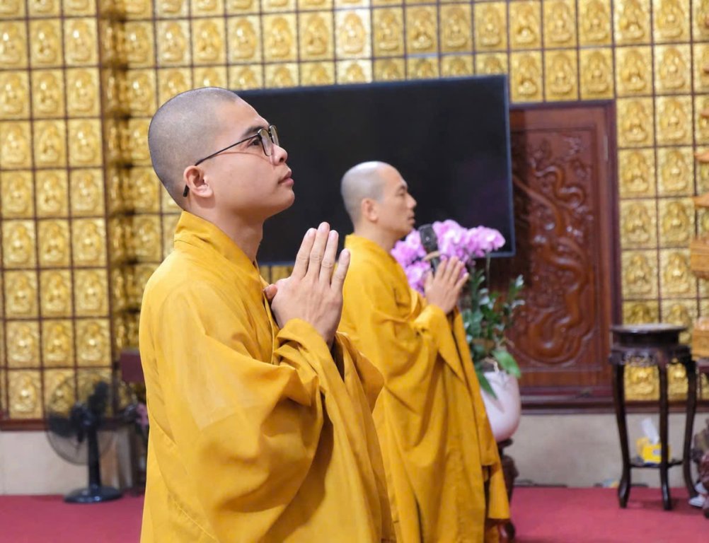 KHÓA TU NGÀY AN LẠC TẠI CHÙA GIÁC NGỘ VỚI SỰ THAM DỰ CỦA GS. TS. NGUYỄN HÙNG HẬU