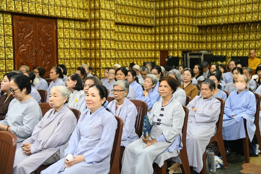 TRẠCH PHÁP TỪ KHÔNG GIAN MẠNG – GIỮ TÂM TỈNH THỨC GIỮA DÒNG CHẢY THỜI ĐẠI SỐ
