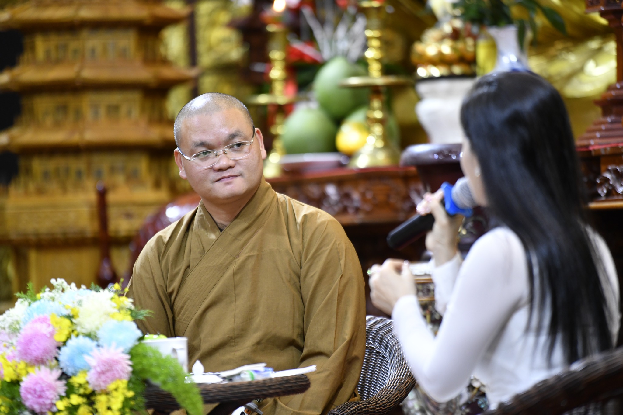 Ca sĩ Nhật Kim Anh khuyến khích hơn 800 bạn trẻ hãy siêng năng làm điều thiện để cuộc sống tốt đẹp hơn