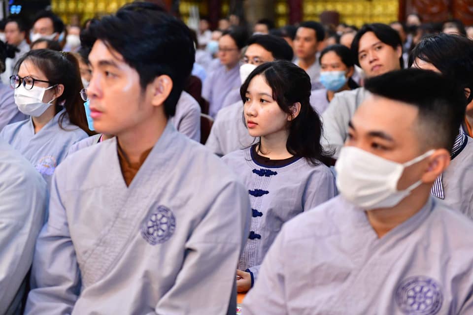 Nên thờ Phật và tu học Phật làm sao cho đúng pháp?