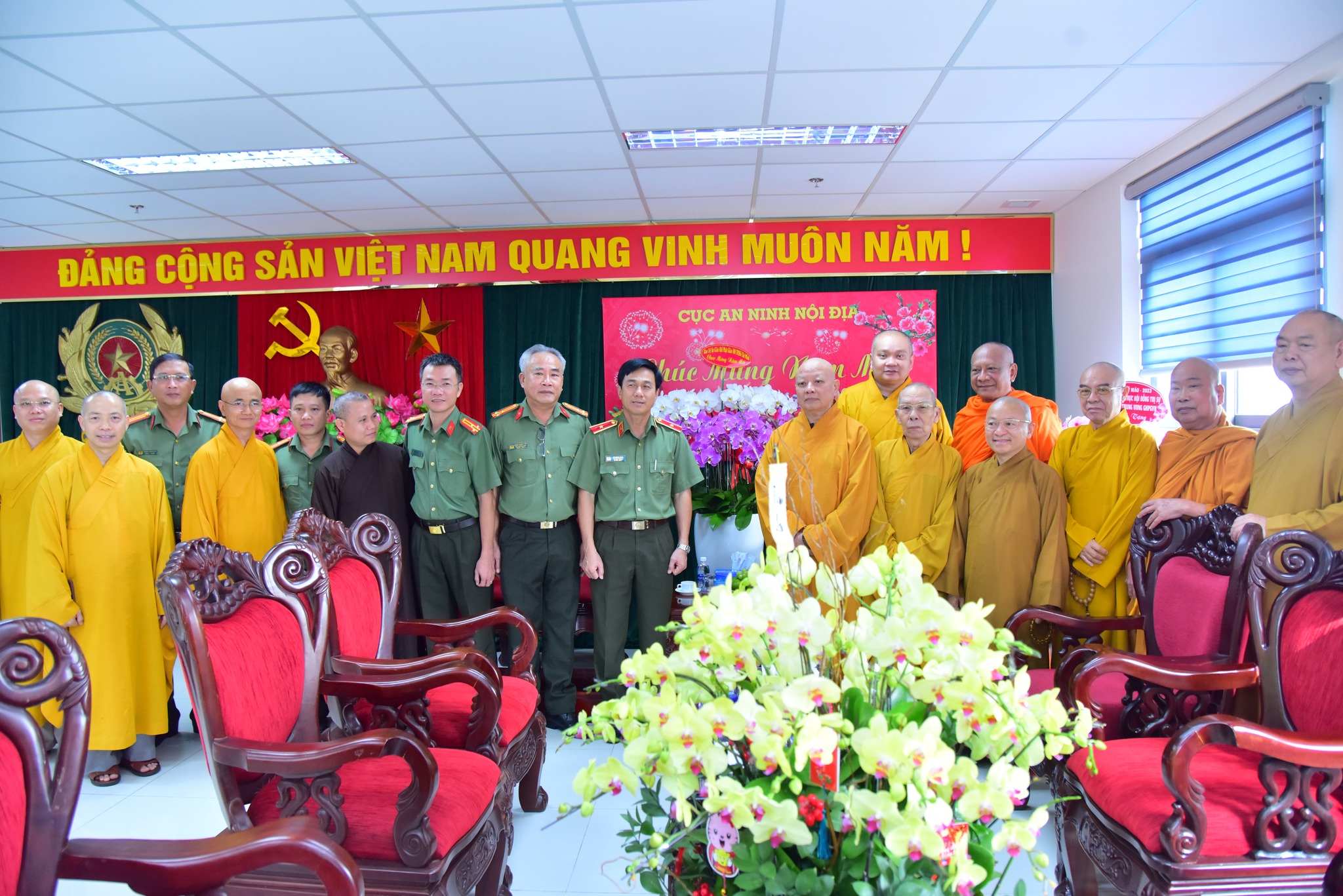Ban Trị sự GHPGVN TP.HCM thăm chúc tết Thành ủy TP.HCM và Cục An ninh nội địa Bộ Công an