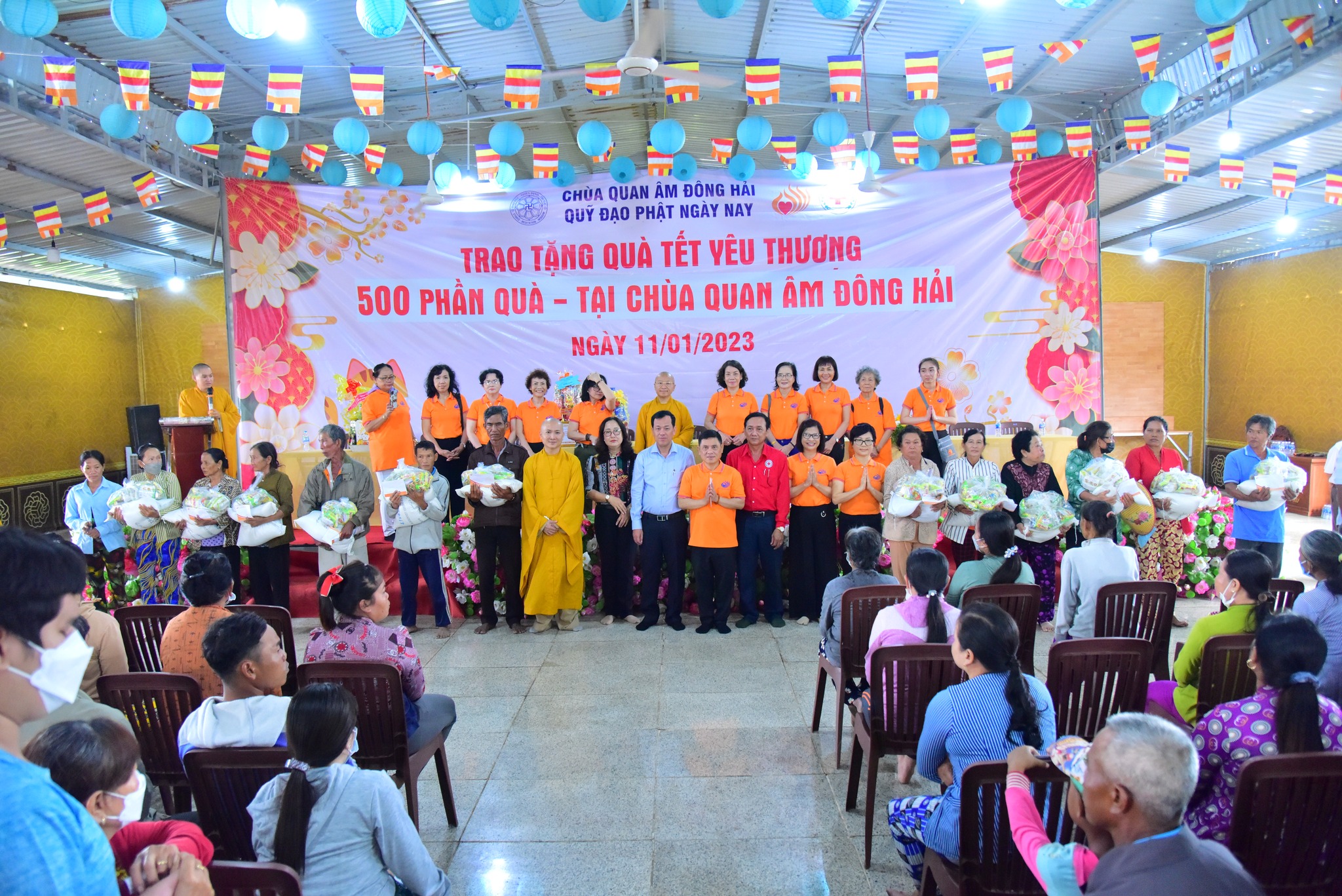 Chùa Quan Âm Đông Hải trao 500 phần quà tết yêu thương tại TX.Vĩnh Châu tỉnh Sóc Trăng