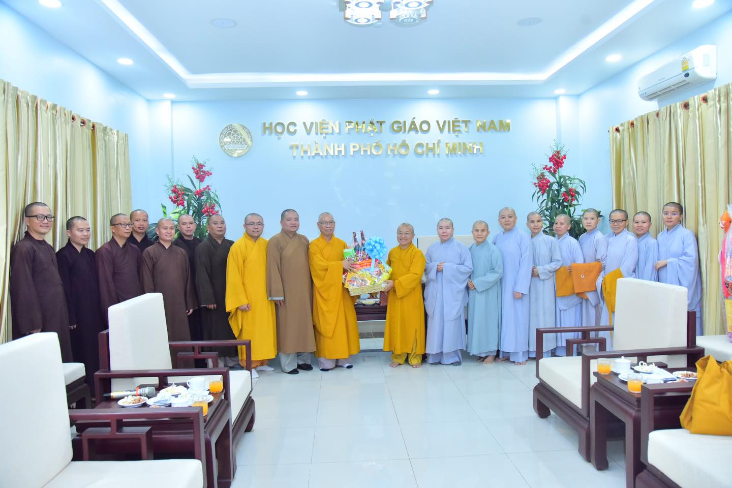 Ban Trị sự GHPGVN huyện Bình Chánh thăm, chúc Tết Học viện Phật giáo Việt Nam tại TP.HCM
