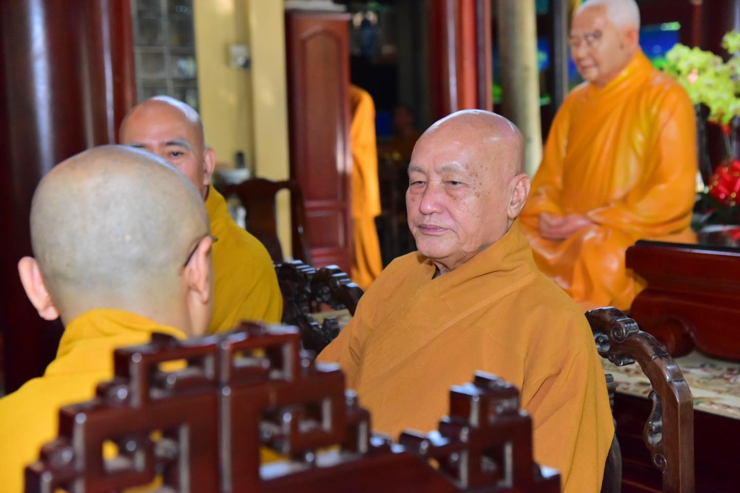 Viện Nghiên cứu Phật học Việt Nam và Học viện Phật giáo Việt Nam tại TP.HCM cúng dường Đại tạng Kinh Phật giáo Việt Nam cho thiền viện Thượng Chiếu