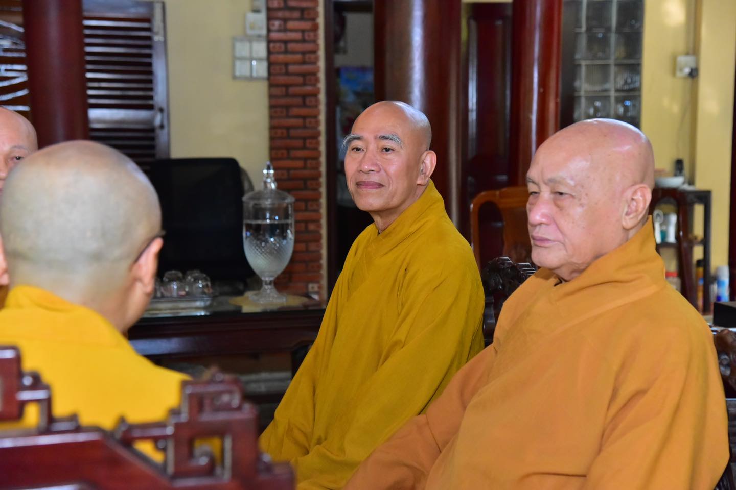 Viện Nghiên cứu Phật học Việt Nam và Học viện Phật giáo Việt Nam tại TP.HCM cúng dường Đại tạng Kinh Phật giáo Việt Nam cho thiền viện Thượng Chiếu