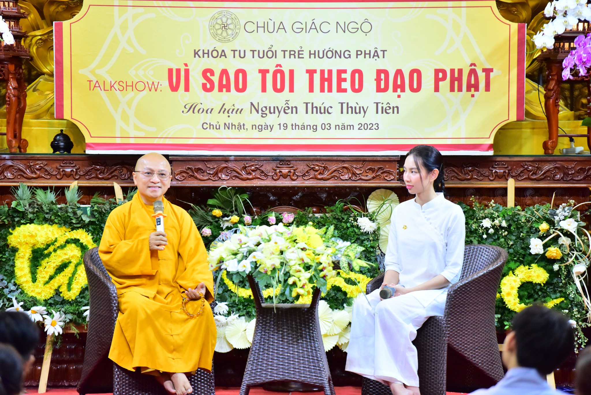 Hoa hậu Nguyễn Thúc Thùy Tiên - &quot;Bông hoa&quot; ngát hương làm đẹp cho đời