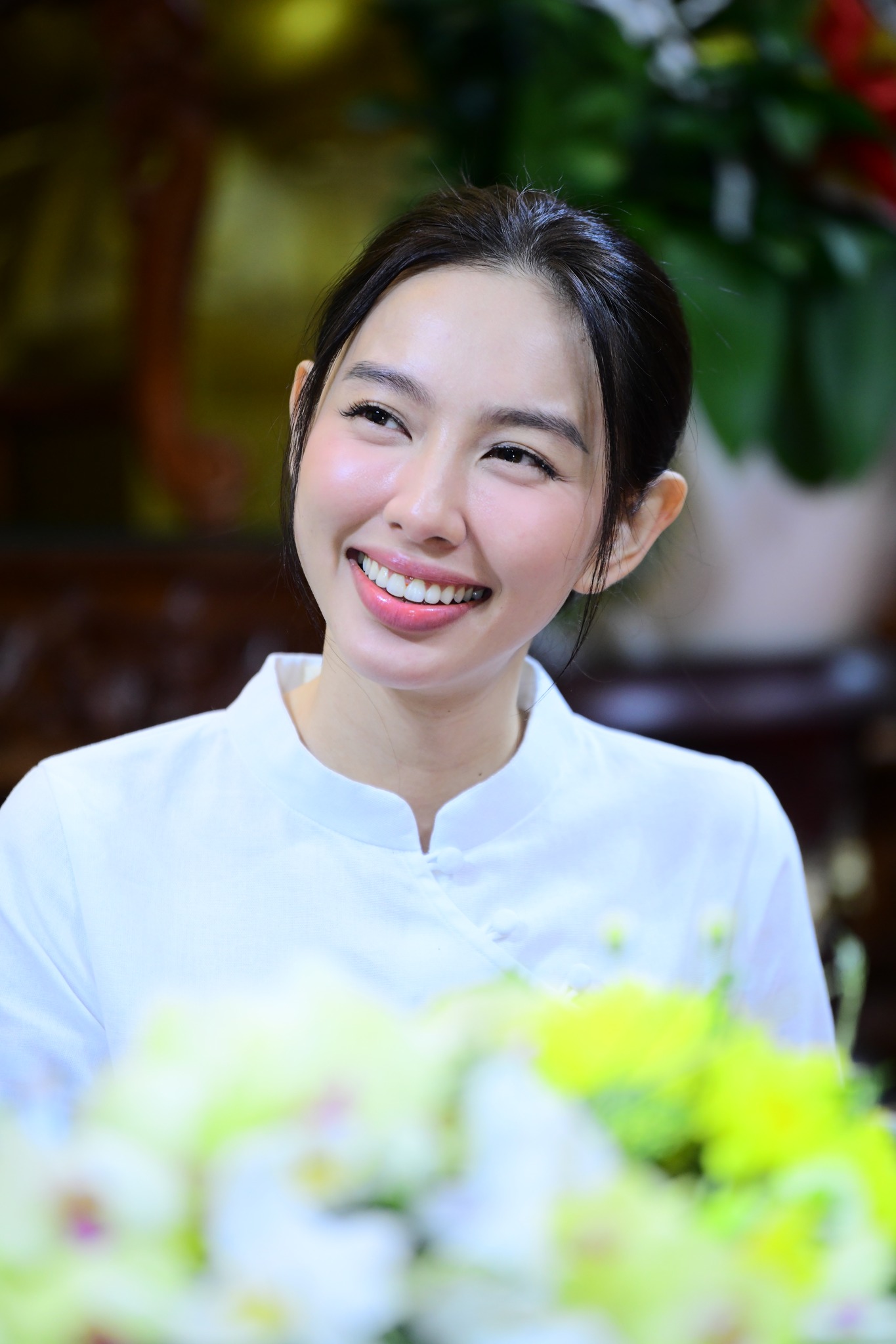 Hoa hậu Nguyễn Thúc Thùy Tiên - &quot;Bông hoa&quot; ngát hương làm đẹp cho đời