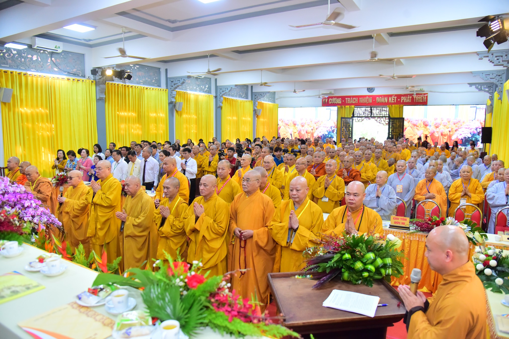 Ra mắt nhân sự Ban Phật giáo Quốc tế và Ban Kinh tế - Tài chính Trung ương GHPGVN