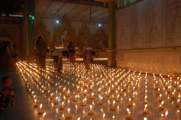 Myanmar: Phật tử cả nước chào đón ngày Lễ Hoa Đăng (Thadingyut)