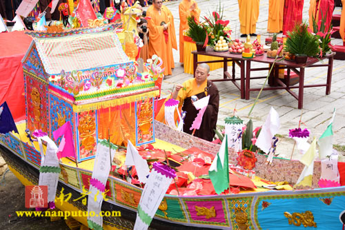 Trung Quốc: Chùm ảnh Pháp hội Thủy Lục tại Thái Bình Nham Tự