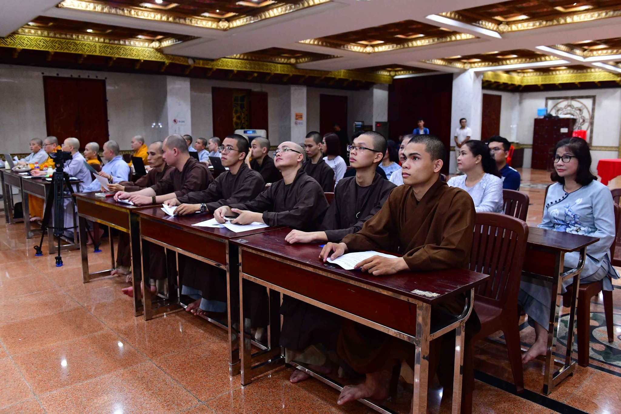 Quỹ Đạo Phật Ngày Nay giới thiệu sơ bộ về thiện pháp cúng dường 1000 trang web đến các ngôi chùa tại Việt Nam
