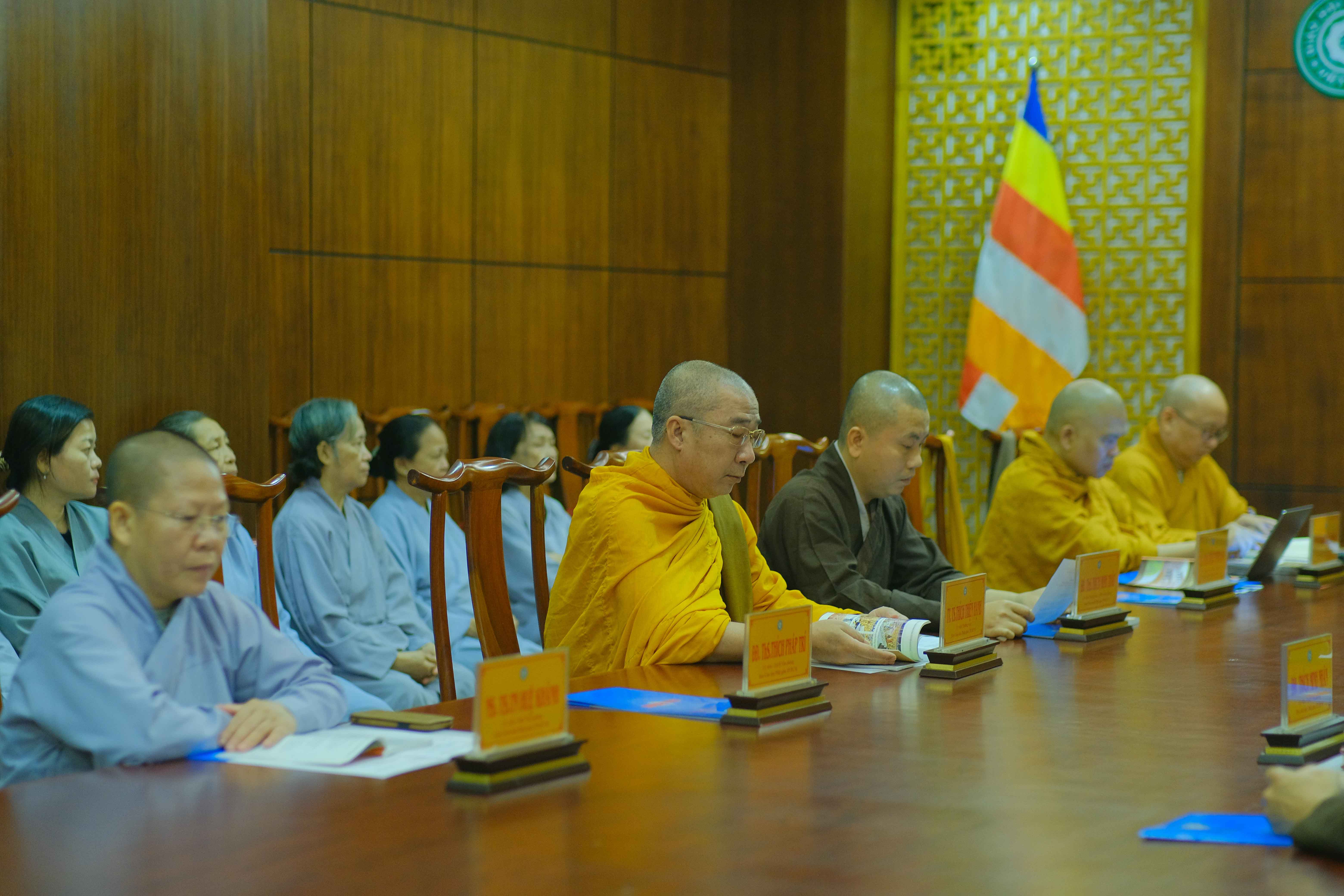 Ban Giáo dục Phật giáo TP.HCM họp Thường trực và ra mắt thành viên Ban Bảo trợ (đợt 2) tại Việt Nam Quốc Tự