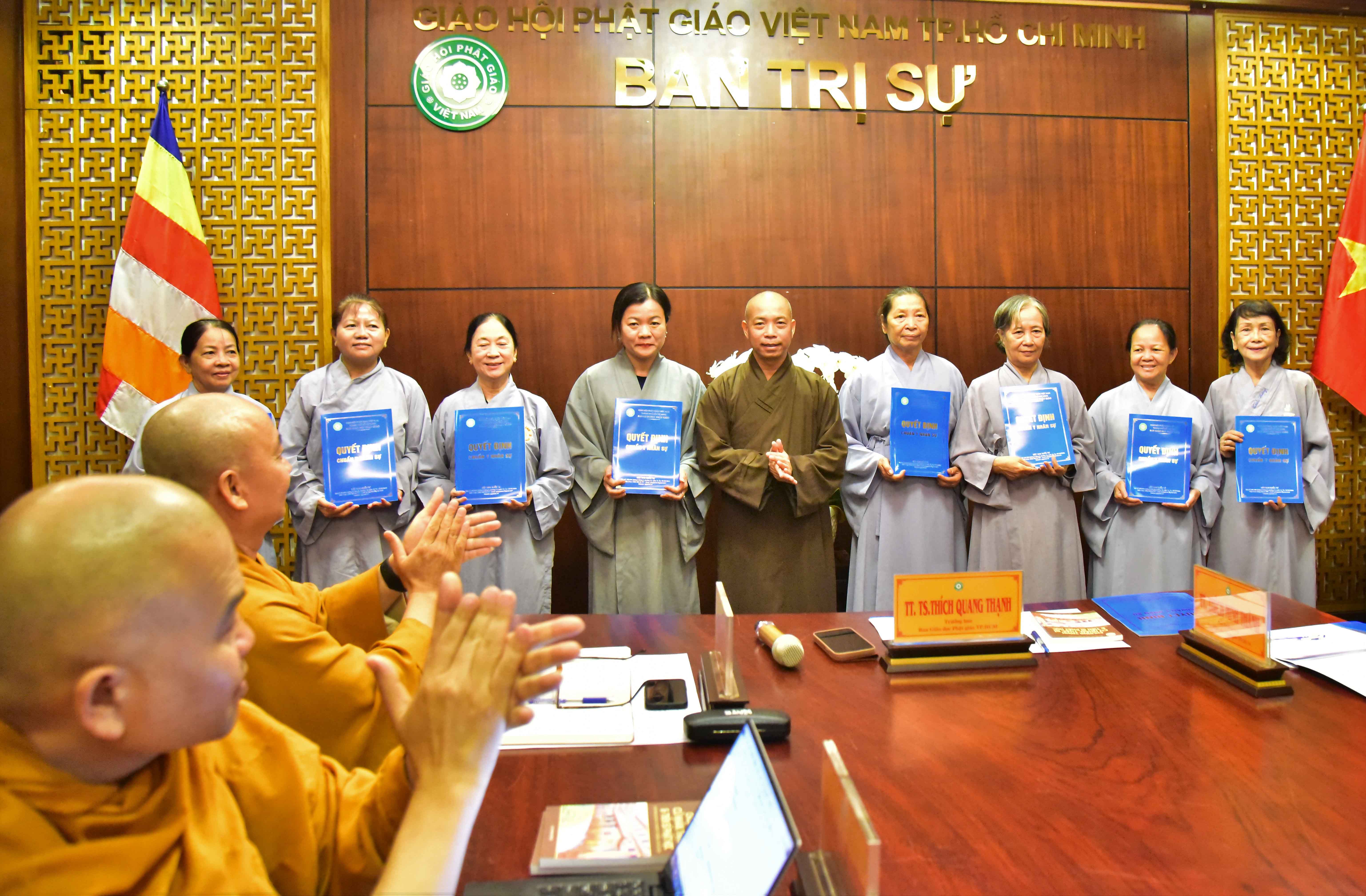 Ban Giáo dục Phật giáo TP.HCM họp Thường trực và ra mắt thành viên Ban Bảo trợ (đợt 2) tại Việt Nam Quốc Tự