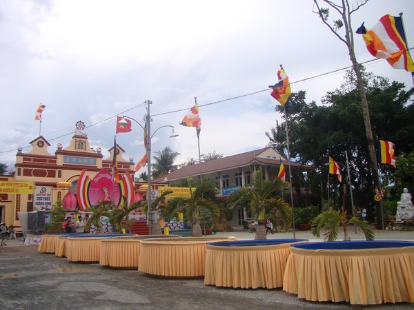 Hà Tiên: Chuẩn bị Phật đản tại biên cương cực Nam Tổ quốc