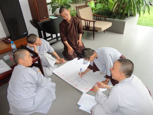 CLB Hoằng Pháp Trẻ tập huấn nâng cao kỷ năng giảng dạy cho các đạo tràng thanh thiếu niên