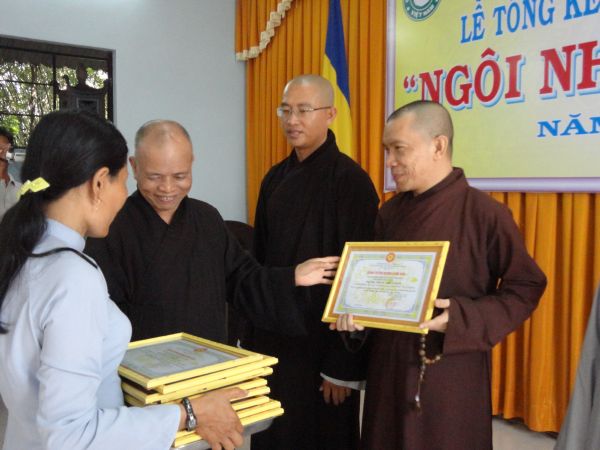 Hóc Môn: Mùa Phật Đản nhớ về các anh hùng chiến sĩ vị quốc vong thân