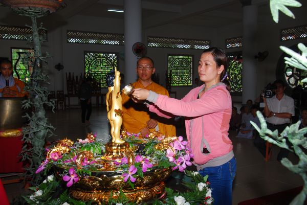 Đồng Tháp: Chùa Quê Hương hân hoan chuẩn bị đón mừng ngày Phật đản sanh