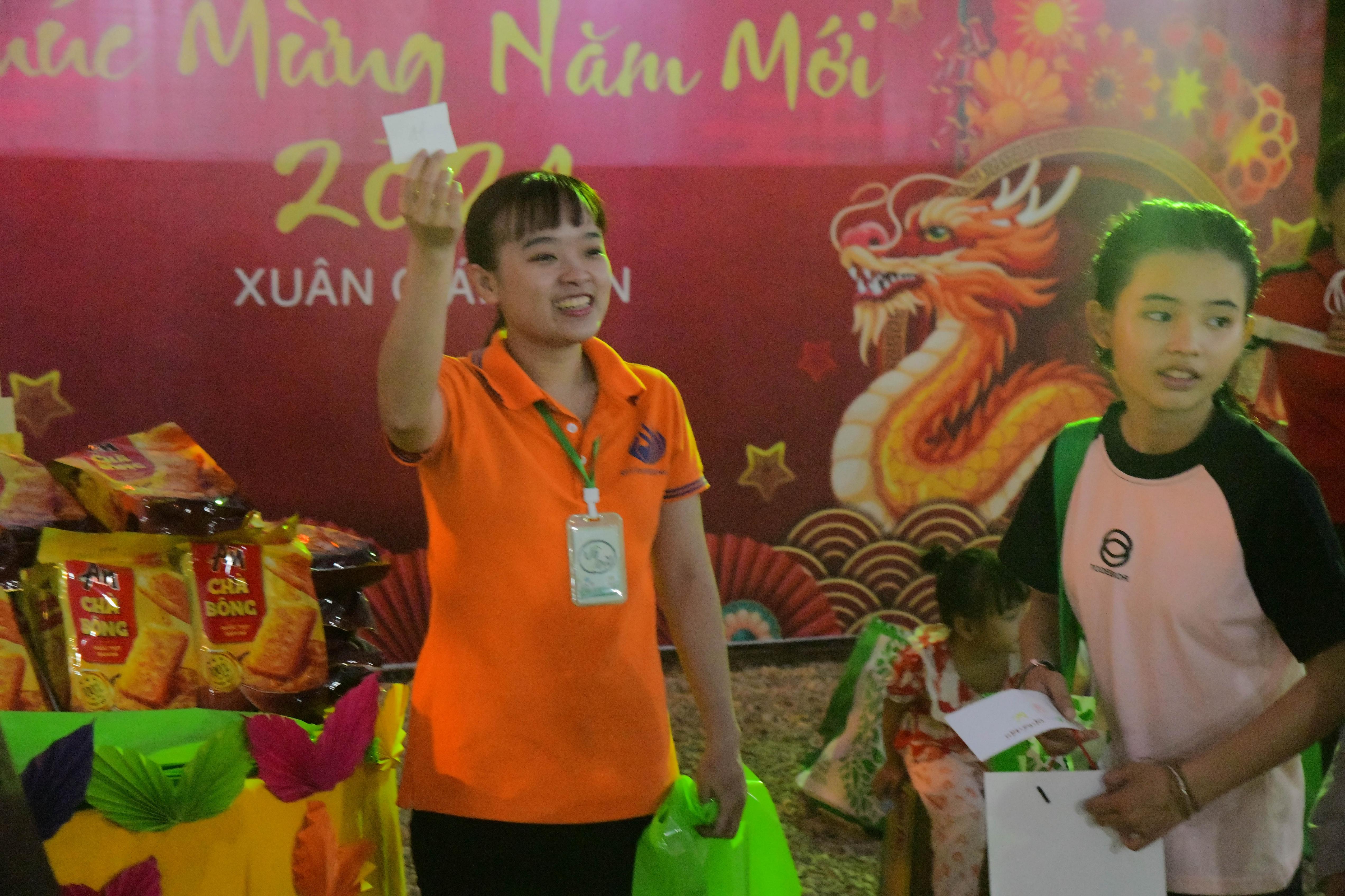 Hội Xuân 2024: Chùa Giác Ngộ BRVT Mang Tết Ấm Áp Đến Với Người Khó Khăn