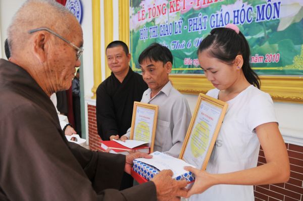 (ĐPNN) TP.HCM: Công bố kết quả và phát thưởng hội thi Giáo lý Phật giáo huyện Hóc Môn