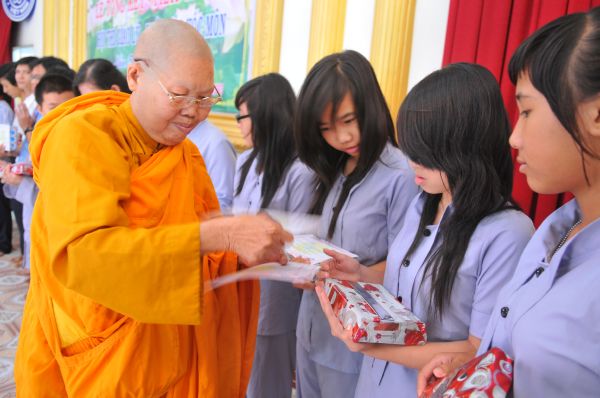 (ĐPNN) TP.HCM: Công bố kết quả và phát thưởng hội thi Giáo lý Phật giáo huyện Hóc Môn