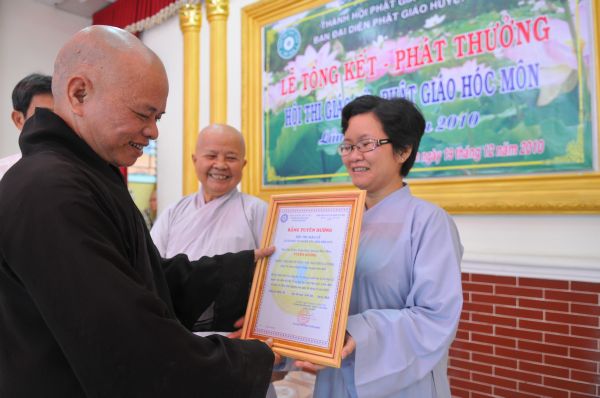 (ĐPNN) TP.HCM: Công bố kết quả và phát thưởng hội thi Giáo lý Phật giáo huyện Hóc Môn