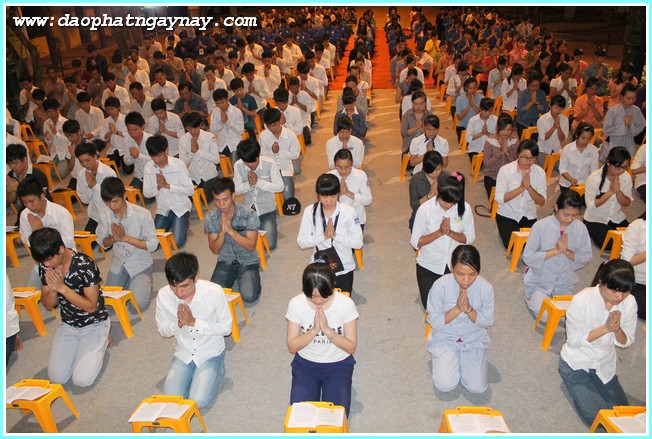 Hà Nội:   Lễ cầu nguyện tiếp sức mùa thi