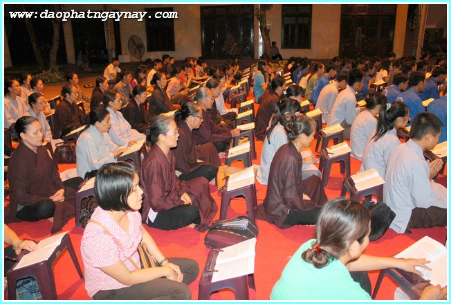 Hà Nội:   Lễ cầu nguyện tiếp sức mùa thi
