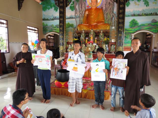 Long An: Chùm ảnh nốt cảm xúc thăng trầm khó tả của khóa tu mùa hè tại chùa Khánh Ninh ngày thứ 2