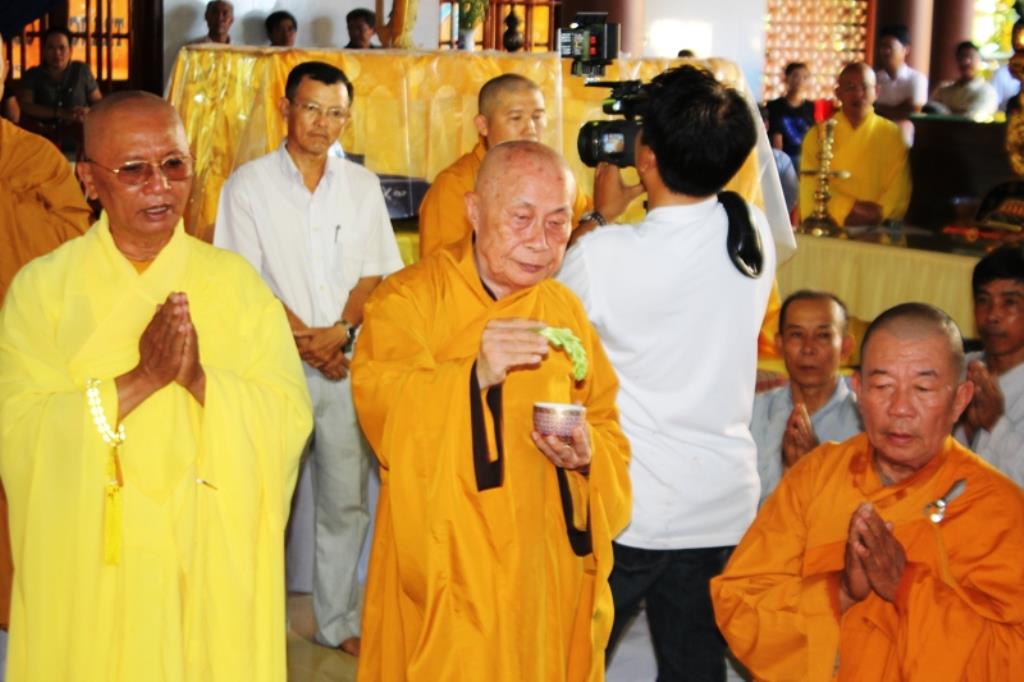 Đồng Tháp: Nhập Kim Quang HT. Thích Viên Minh